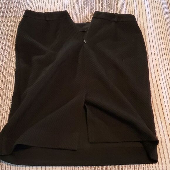 LE chateau skirt - Picture 1 of 3